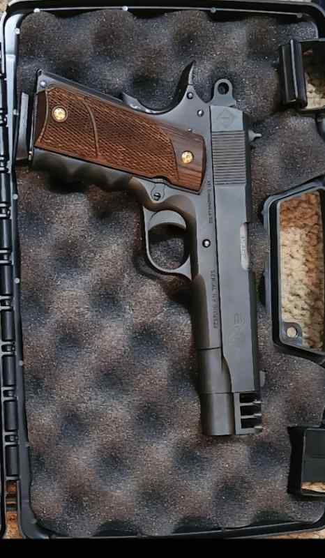  Ati 1911 with compensater and 3 mags ft/fs