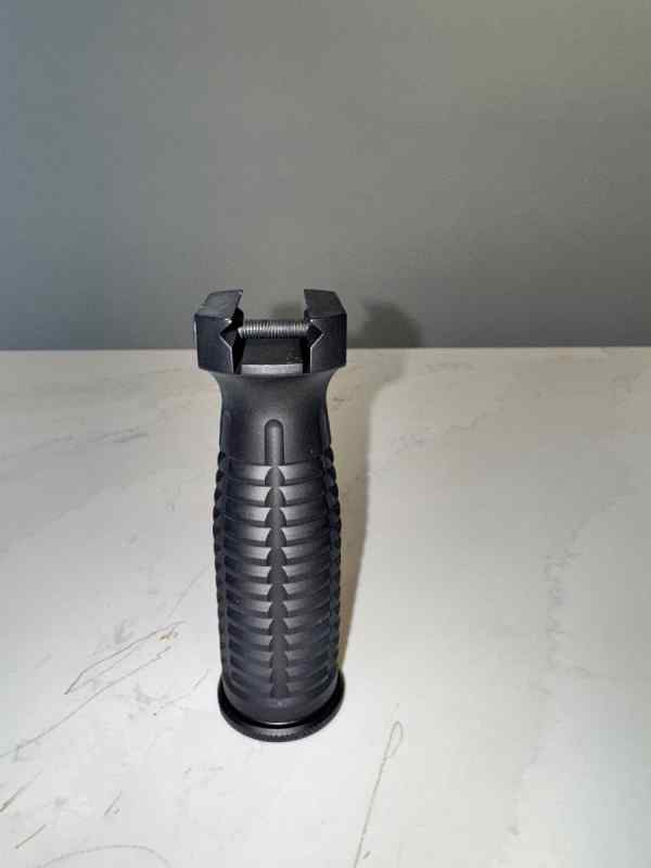 Vertical Grip 