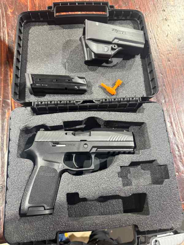 Mint condition sig sauer p320