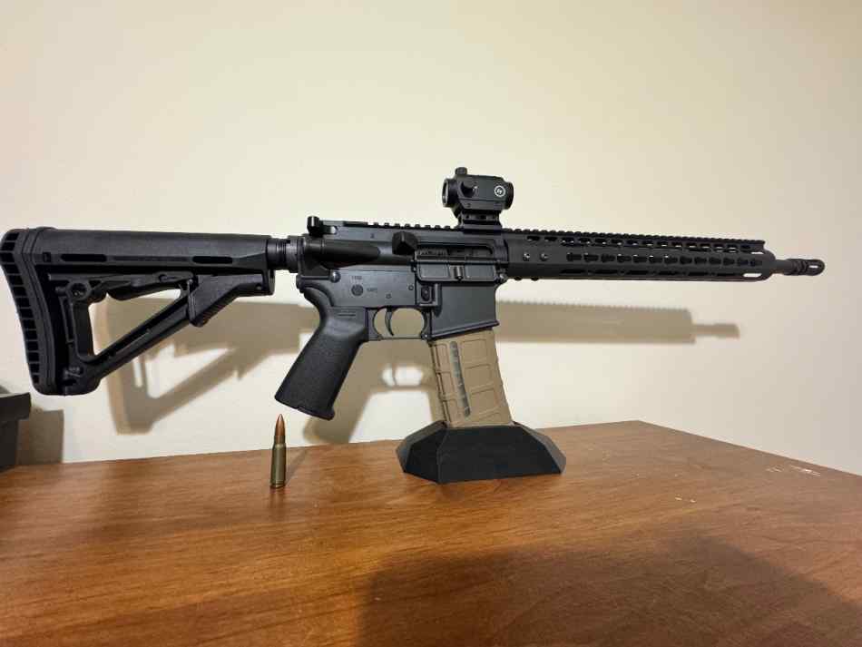 Noveske Gen1 N4 16” CHF barrel With red dot 