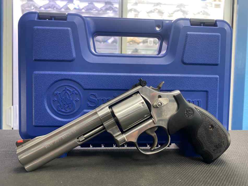 Smith &amp; Wesson 686 Plus .357 Mag  