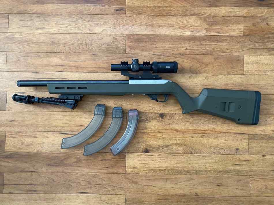 Ruger 10/22 Bull Barrel with Magpul Chassis 