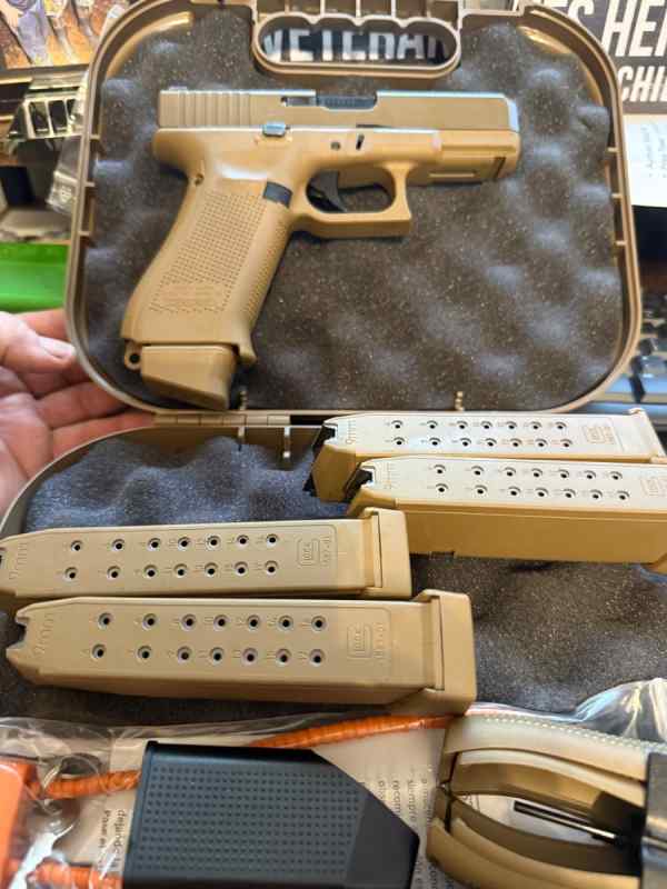 Glock 19X six mags   Tarpon Springs