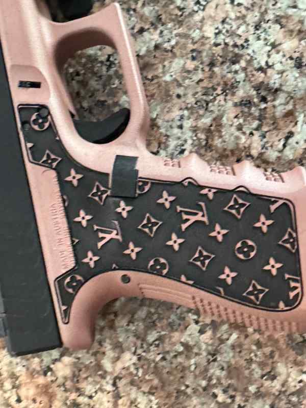 🔥 Custom Pink Glock – Louis Vuitton Engraved
