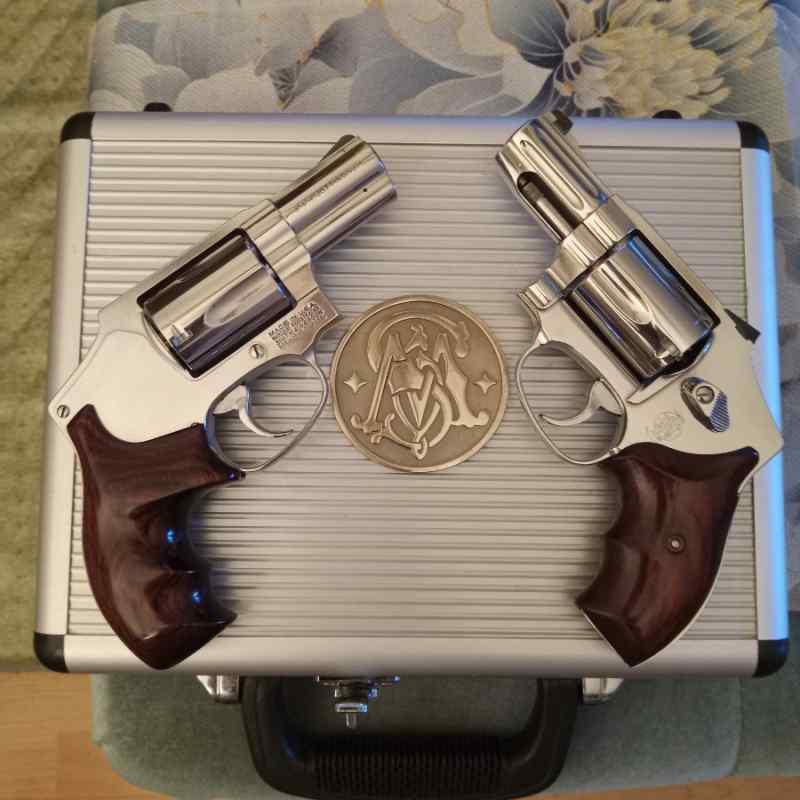 ATT:S&amp;W COLLECTORS WTS BRACED PAIR CUSTOM 640.