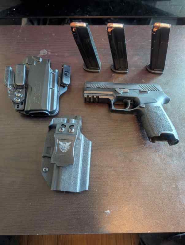 Sig saur p320 carry LE