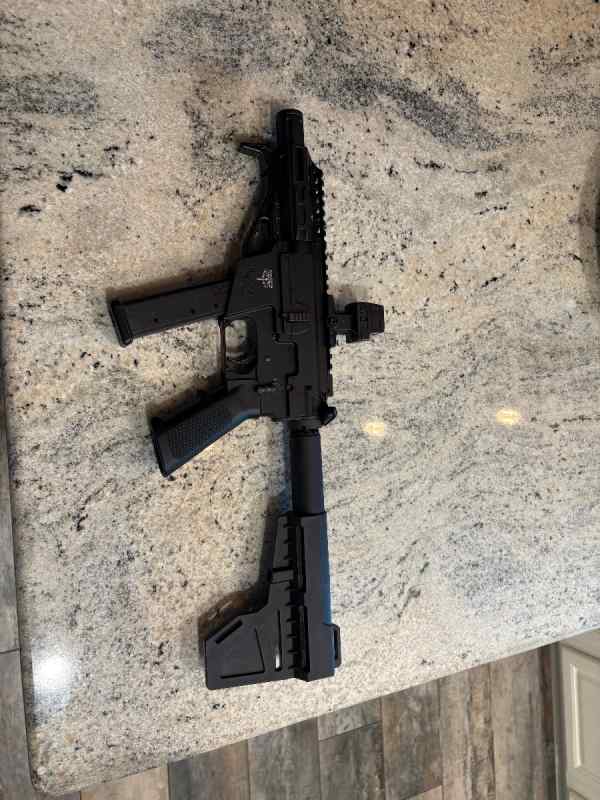 Freedom Ordnance FX9 with Holosun