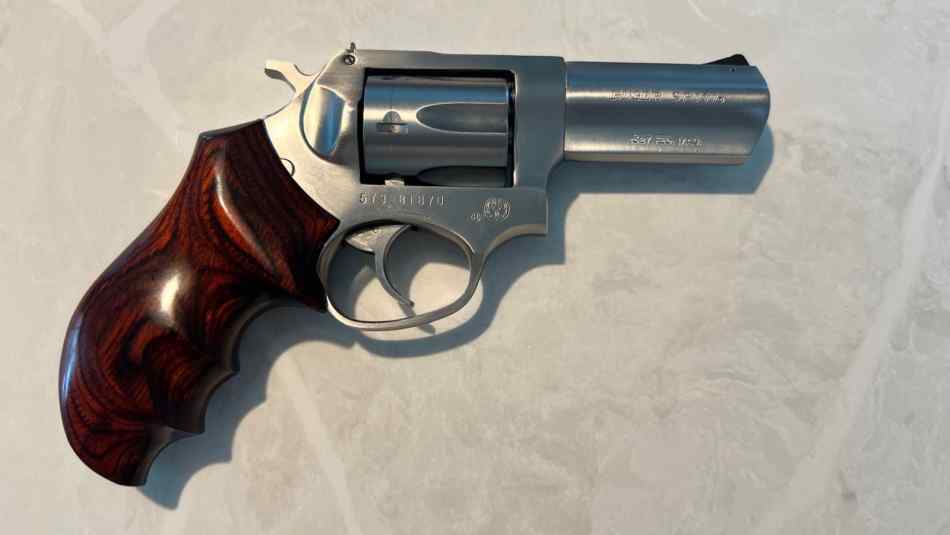RUGER SP101 6-Shot .327 Fed Mag Satin Stainless