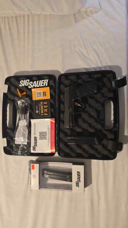 Sig P320 X-Carry, gold FCU, Wilson Combat