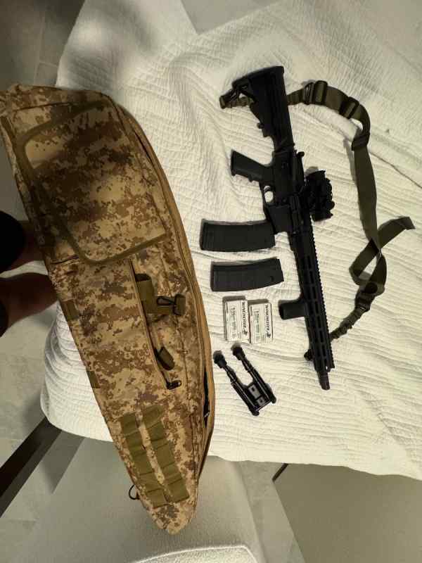 ACI AR-15 + Accessories – Excellent Condition 