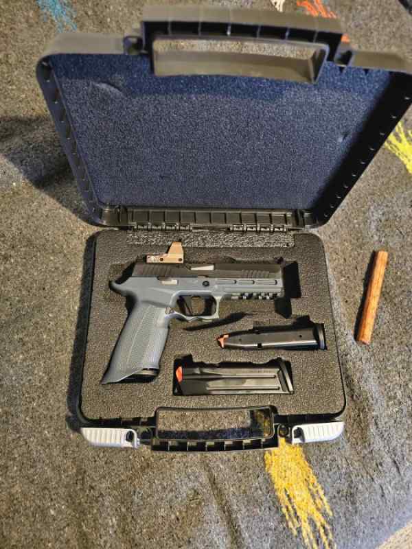 Sig P320 ICARUS  SOCOM  