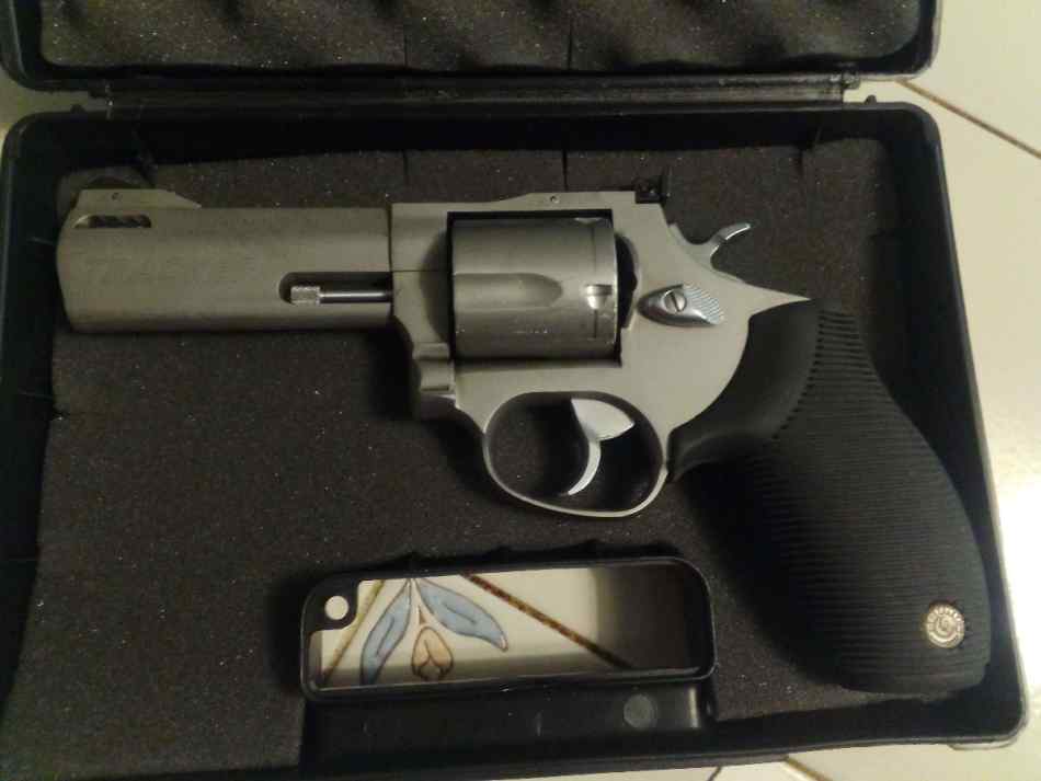 44 Magnum Tracker, HK USP, FNS40, Stoeger 12ga SxS