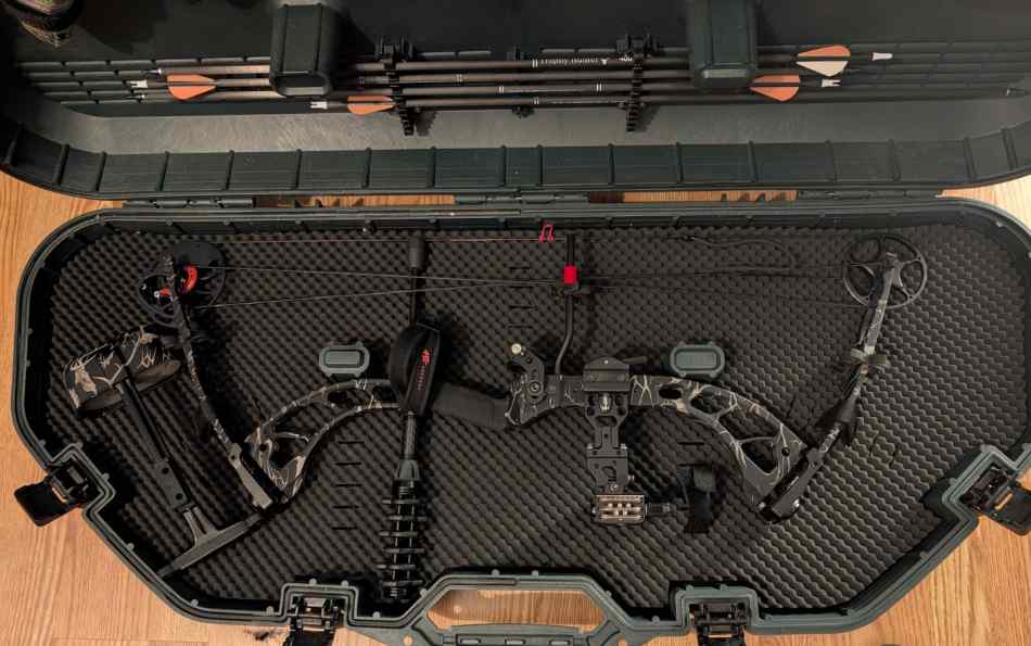 PSE Stinger 3G compound right hand bow with case