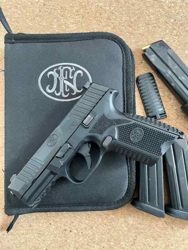 FN 509 9x19 9mm. Like new. Extras included. 