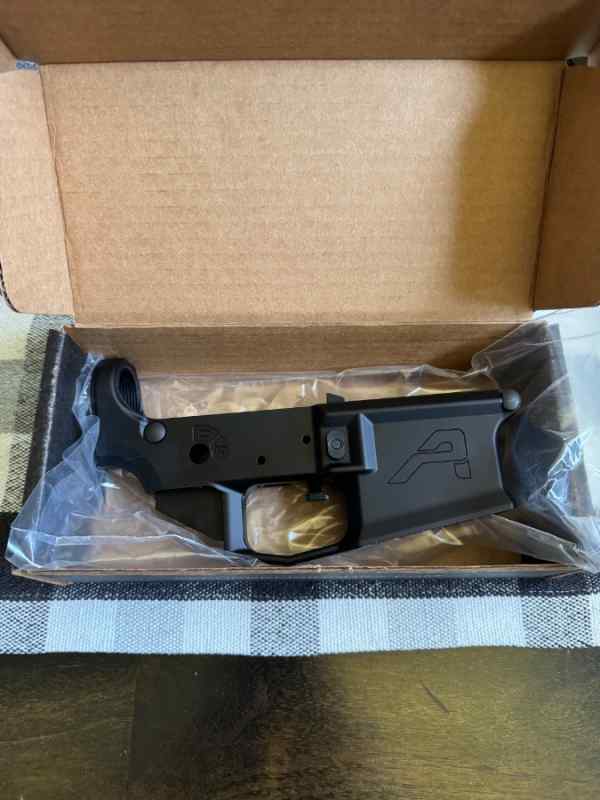 Aero Precision M4E1 lower - Black