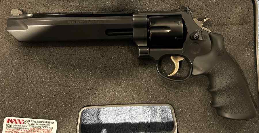 S&amp;W Performance Center Model 629 Stealth Hunter
