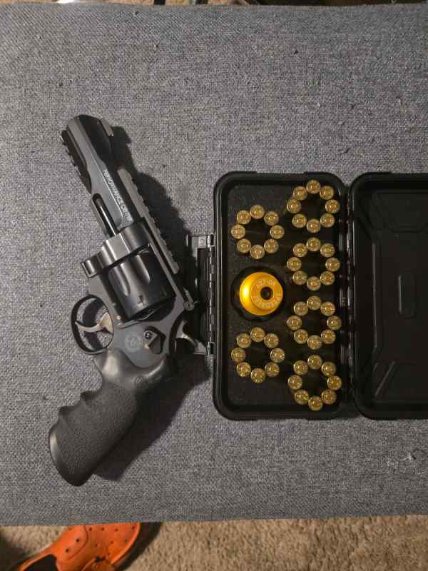 Smith and Wesson 327