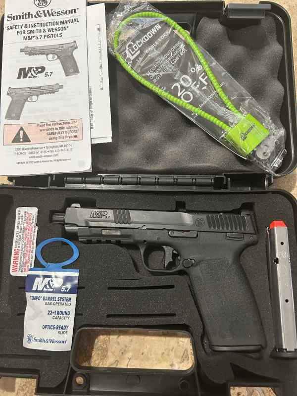 Smith &amp; Wesson 5.7x28 semi auto NIB