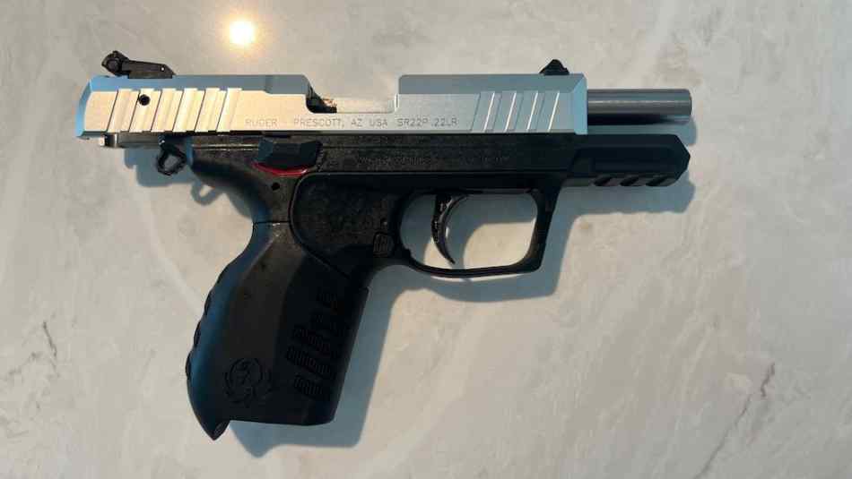 RUGER_SR22PS.4.jpeg
