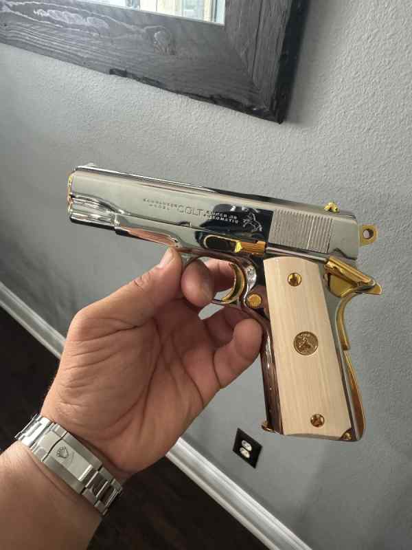 Colt 1911 lightweight Commander .38 super 