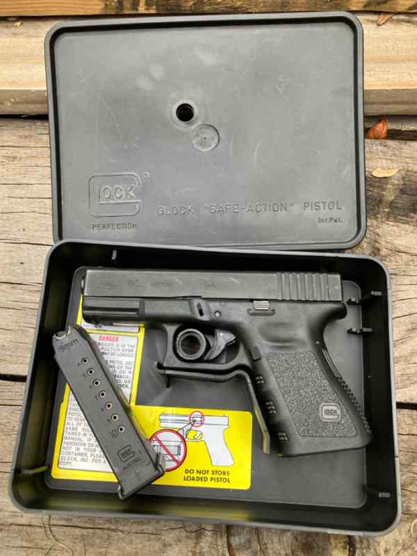 Glock 19 19C 9mm Factory Compensated.