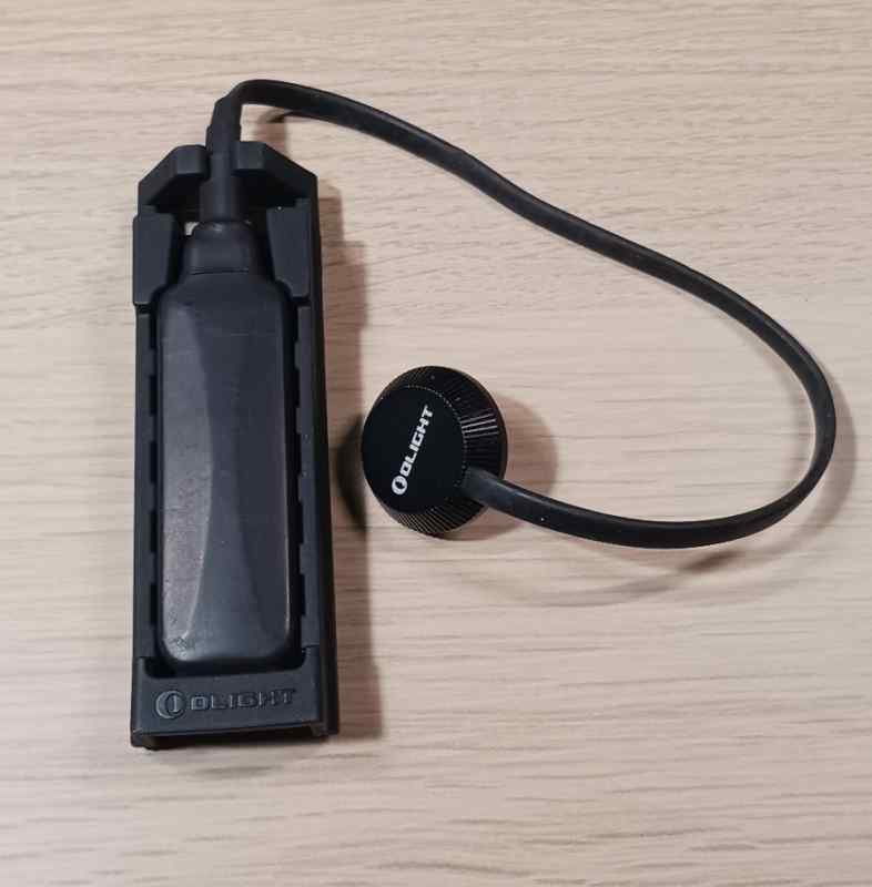 Olight PL-Pro (8) RPL-& Remote Switch.jpg