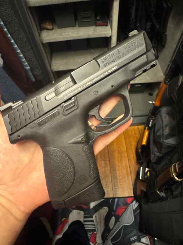Wts: S&amp;W M&amp;P 9c subcompact 9mm