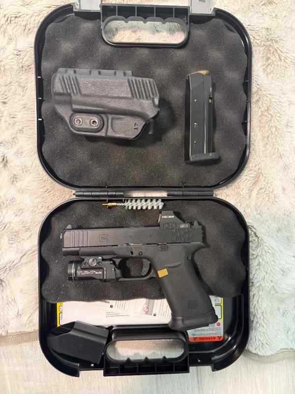 Glock 48 MOS with Holosun 