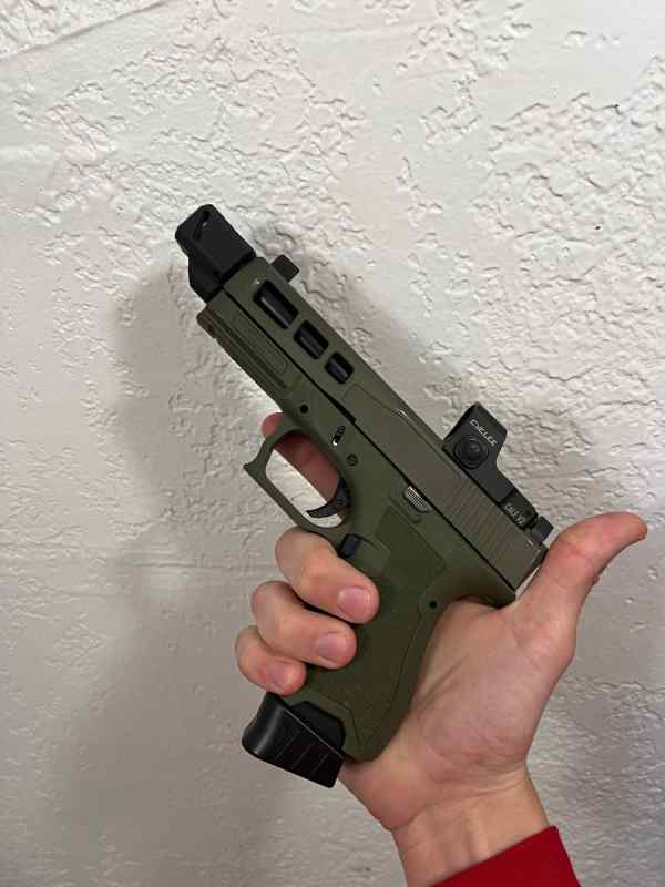 PSA Dagger Compact