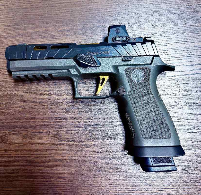P320 Spectre Comp w/ Romeo X red dot