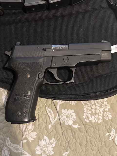 Sig P226 40SW.jpg