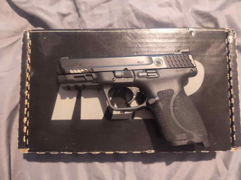 S&amp;W M&amp;P40 2.0 brand new in box