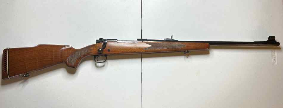 Classic Winchester Model 70 XTR 22-250 Bolt Rifle