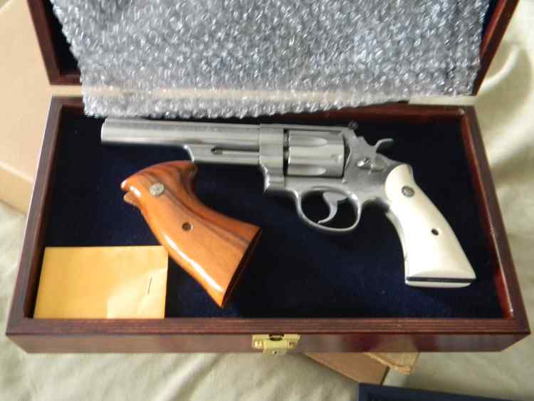 S&W MODEL 657-2 41 MAG.jpg