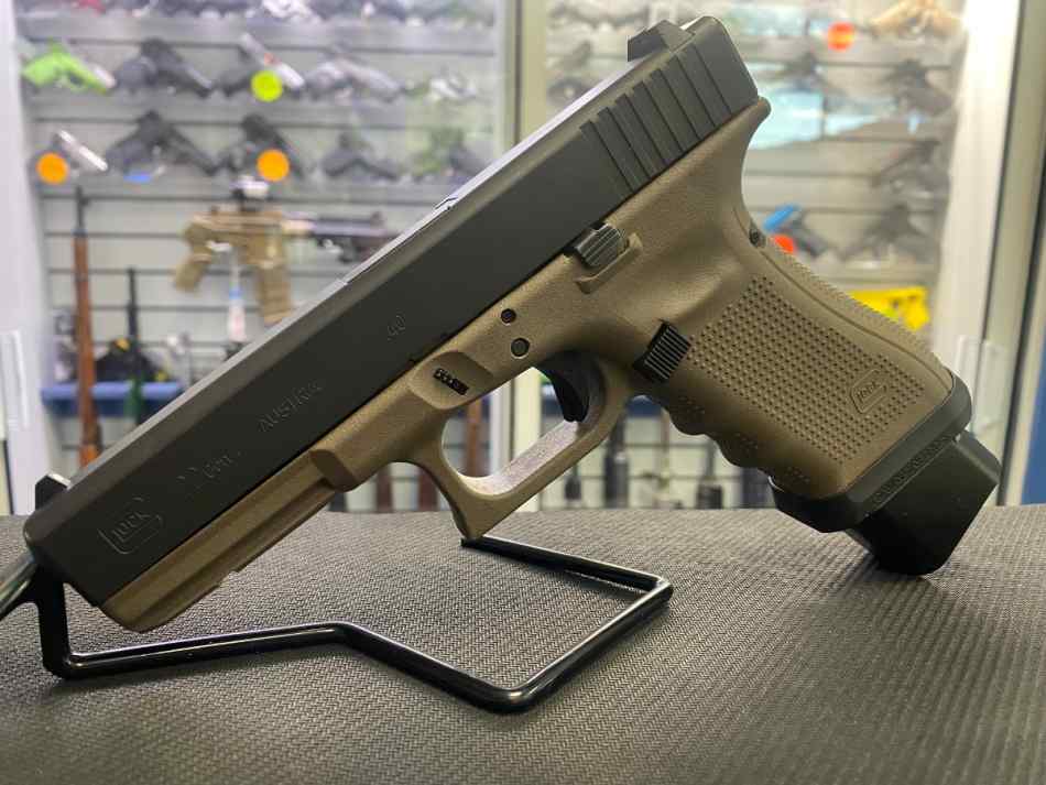 Glock 22 Gen 4 Pistol 