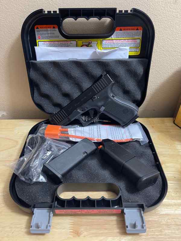 Glock 19 Gen 5 Trijicon HD Night Sights 
