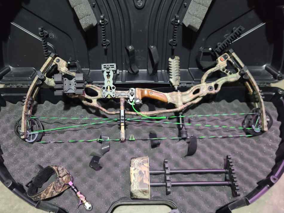 Hoyt Carbon Spyder ZT camo bow,RH, 50-60# package