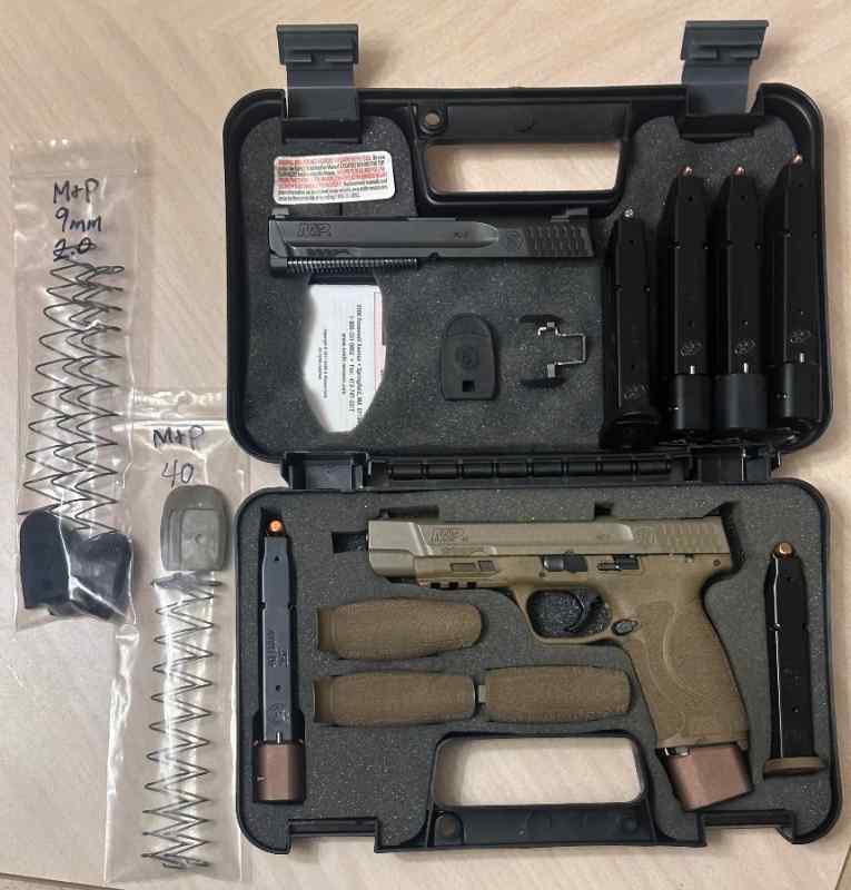 S&amp;W M&amp;P 2.0  40cal &amp; 9mm w/extras