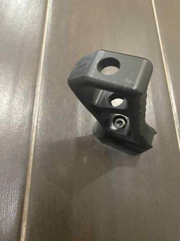 jmacgrip2.jpg