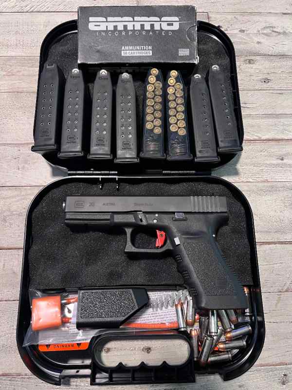 Glock 20 10mm w/extras