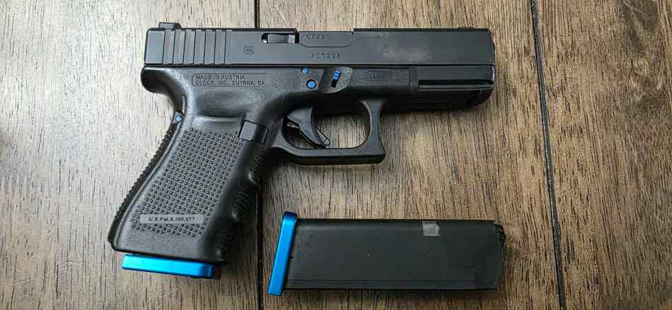 Glock23_2.jpg