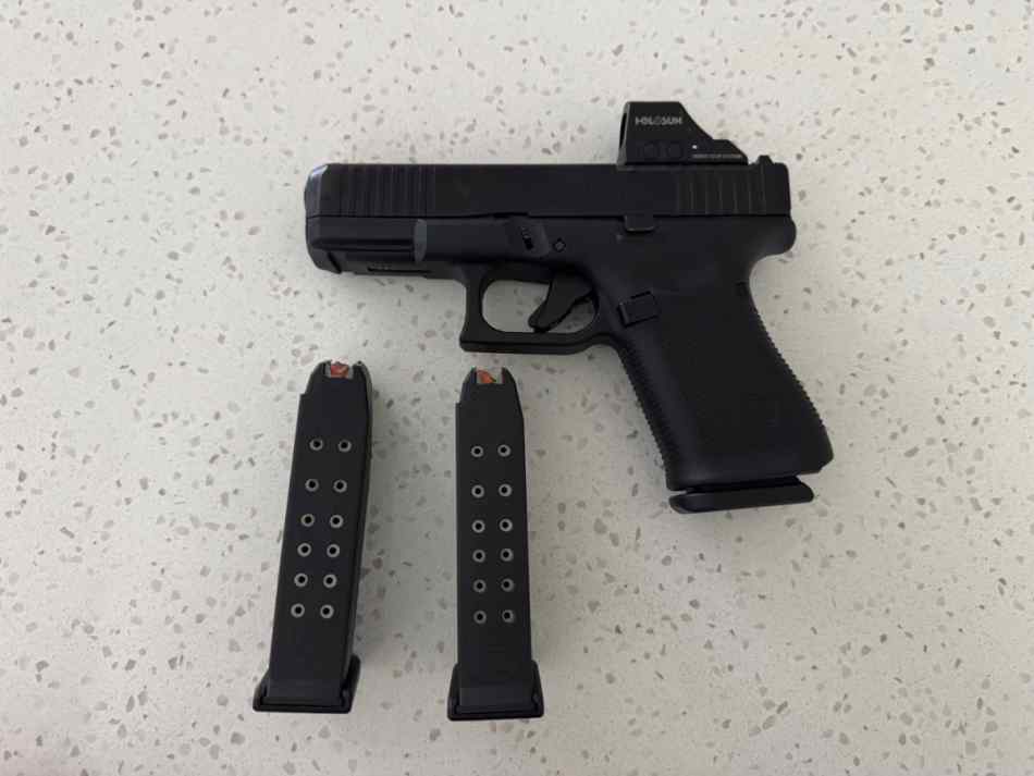 $949 GLOCK 19 GEN5 MOS w/Holosun 507C Perf trigger