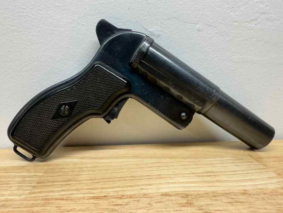 Russian SPSh-44 Flare Pistol 26.5mm