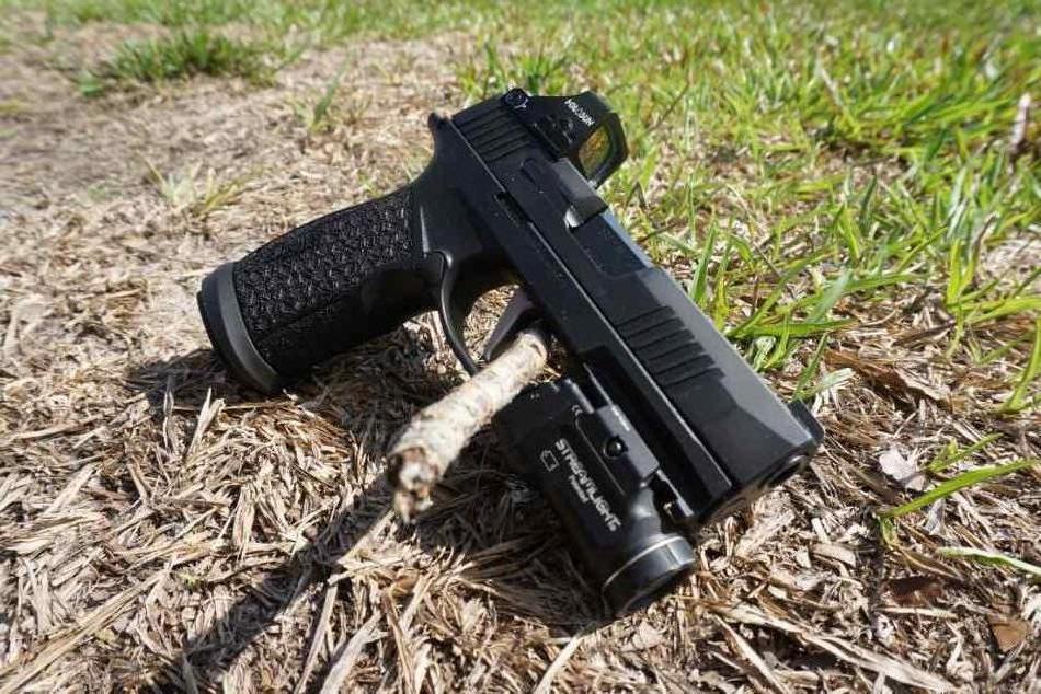 Sig Sauer P365 Fuse &quot;X Macro&quot; + Accessories