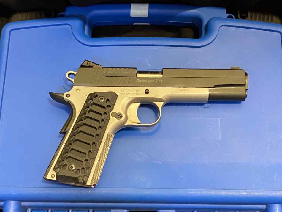 Sig Sauer Revolution 1911