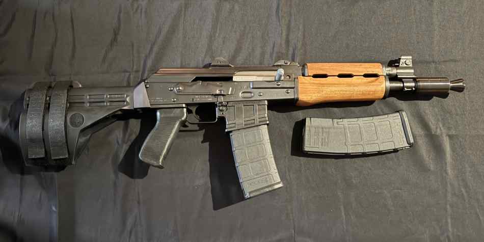 M85NP 5.56 AK PISTOL WITH AR15 MAGAZINE ADAPTER