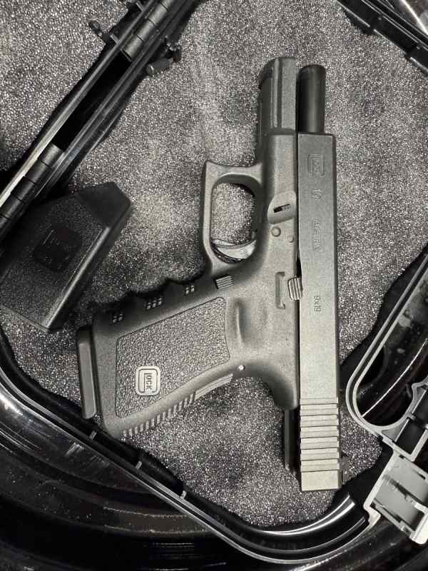 WTS Glock 19 Gen 3 w/2 mags