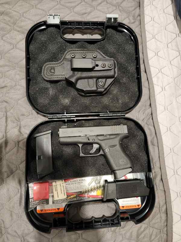 GLOCK 43 MINT CONDITION WITH EXTRAS 