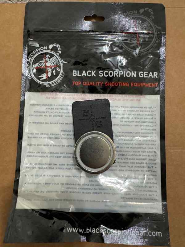Black Scorpion Gear Magnet Magazine Holder