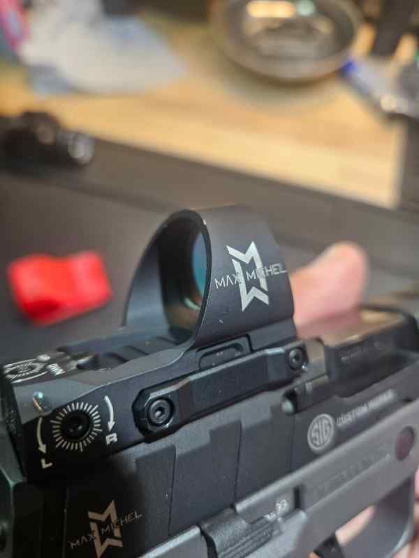Sig Sauer (2).jpg